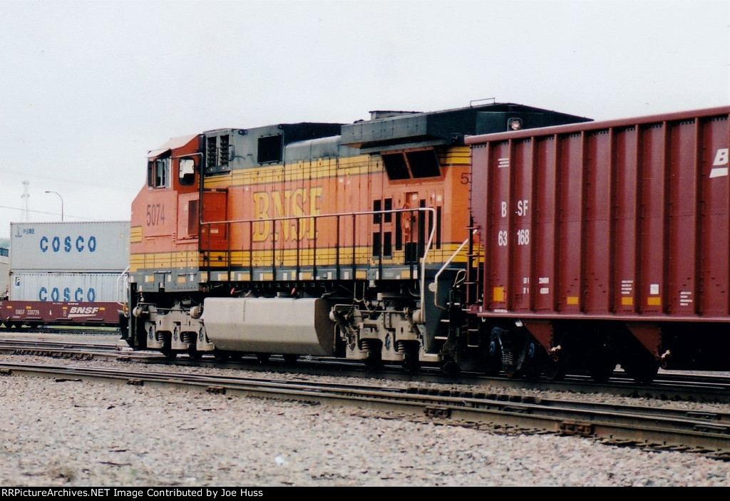 BNSF 5074 DPU